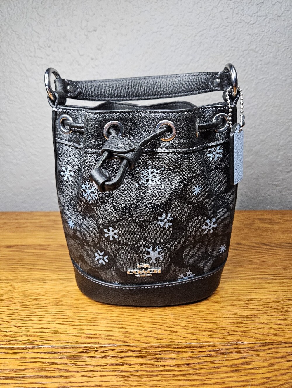 Coach Dempsey Drawstring Bucket Bag 15 With Matching Charm - Picture 11 of 11